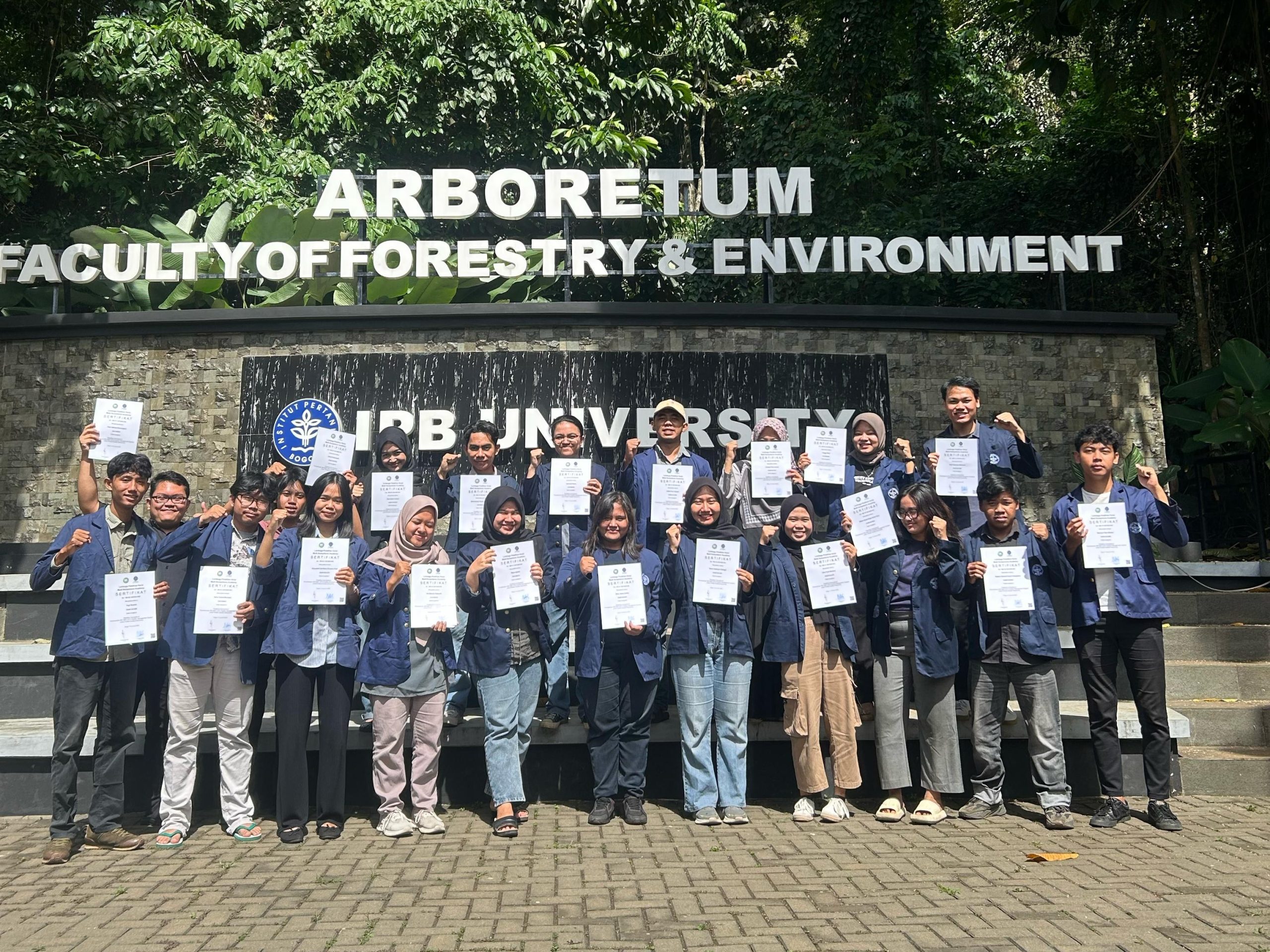 Departemen Hasil Hutan Membekali Mahasiswa Tingkat Akhir dengan Sertifikat Kompetensi ISO 9001